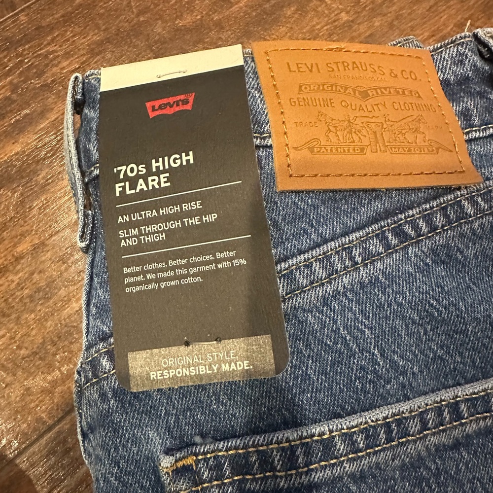 NWT Levi’s 70’s flare jeans 27x32 - Picture 2 of 5